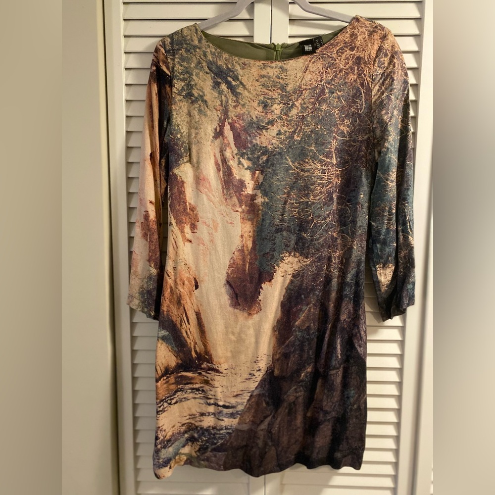 Women Insight dress, size 6